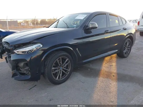 5UX2V5C06L9B70142 2020 BMW X4 - Image 2