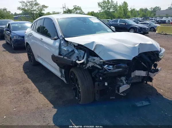 5UX33DT00N9J90956 2022 BMW X4 - Image 1