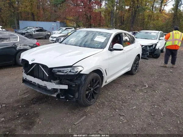 5UX33DT00N9J91072 2022 BMW X4 - Image 2