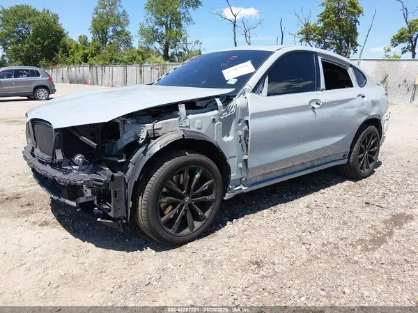 5UX33DT00N9K01342 2022 BMW X4 - Image 2