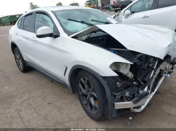 5UX33DT00N9K17363 2022 BMW X4 - Image 1