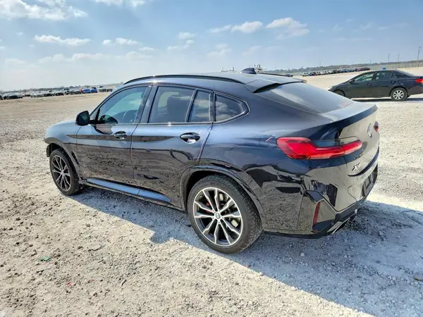 5UX33DT00N9M13514 2022 BMW X4 - Image 2
