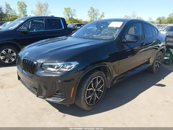 5UX33DT00N9M58677 2022 BMW X4 - Image 2