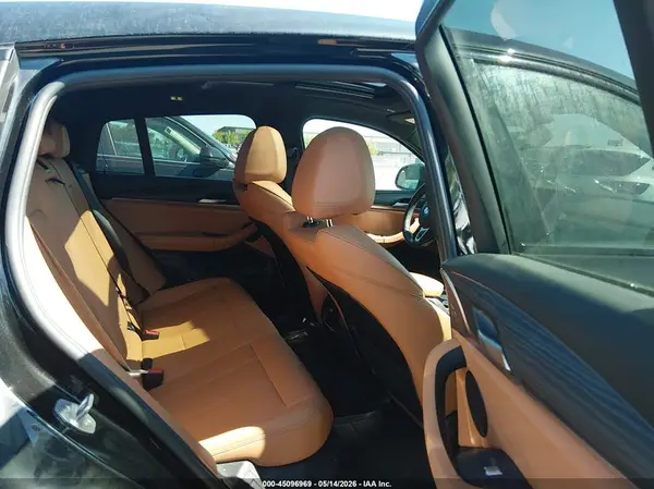 5UX33DT00N9M58677 2022 BMW X4 - Image 8