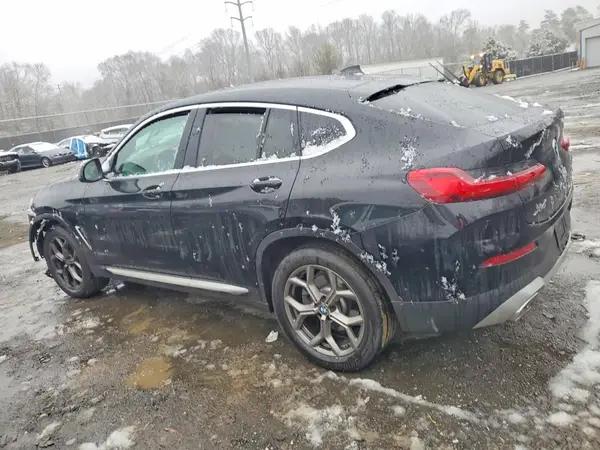 5UX33DT00R9T48699 2024 BMW X4 - Image 2