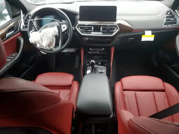 5UX33DT00R9T48699 2024 BMW X4 - Image 8