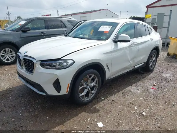 5UX33DT00R9U19867 2024 BMW X4 - Image 2