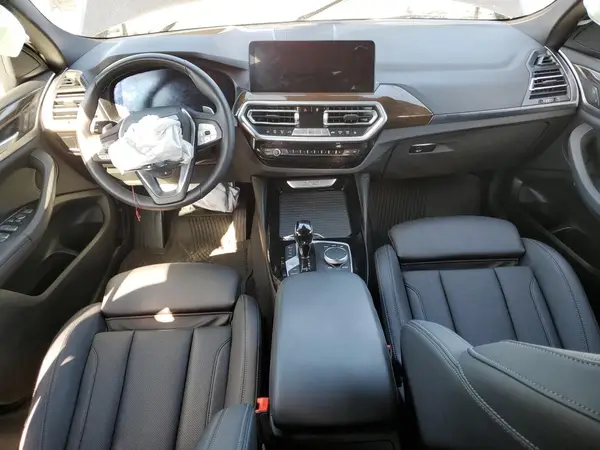 5UX33DT00R9U38452 2024 BMW X4 - Image 8