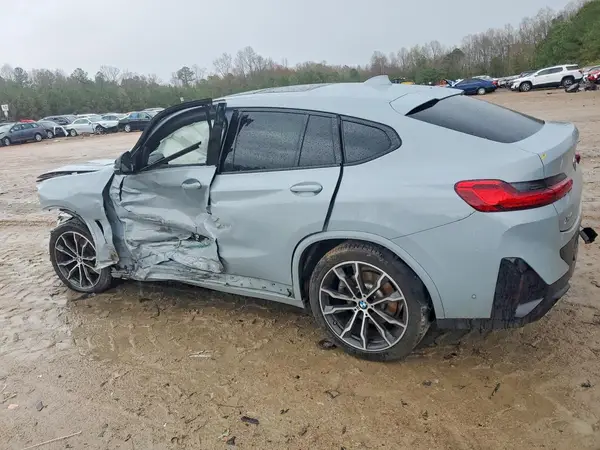 5UX33DT00R9U45028 2024 BMW X4 - Image 2