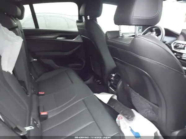 5UX33DT00R9U52593 2024 BMW X4 - Image 8
