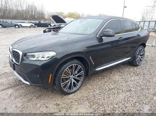 5UX33DT00R9W57525 2024 BMW X4 - Image 2