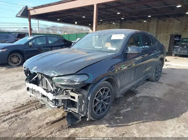 5UX33DT00R9X26634 2024 BMW X4 - Image 2