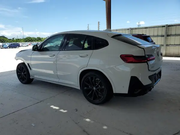 5UX33DT00R9X53946 2024 BMW X4 - Image 2