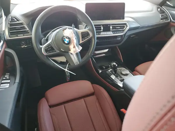 5UX33DT00R9X53946 2024 BMW X4 - Image 8