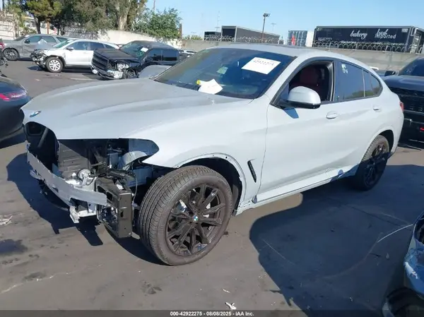 5UX33DT00S9030670 2025 BMW X4 - Image 2