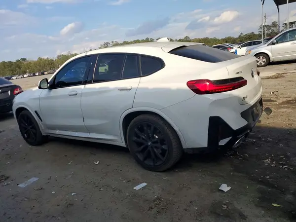 5UX33DT00S9Y97695 2025 BMW X4 - Image 2