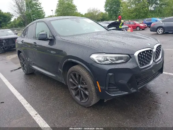 5UX33DT01N9K32194 2022 BMW X4 - Image 1