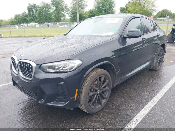 5UX33DT01N9K32194 2022 BMW X4 - Image 2