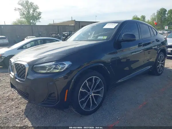 5UX33DT01N9K46483 2022 BMW X4 - Image 2