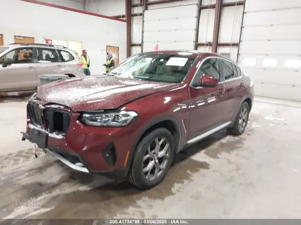 5UX33DT01N9K48699 2022 BMW X4 - Image 2