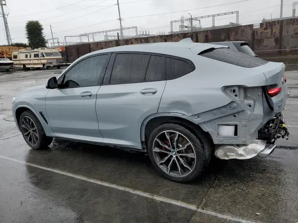 5UX33DT01N9K75935 2022 BMW X4 - Image 2