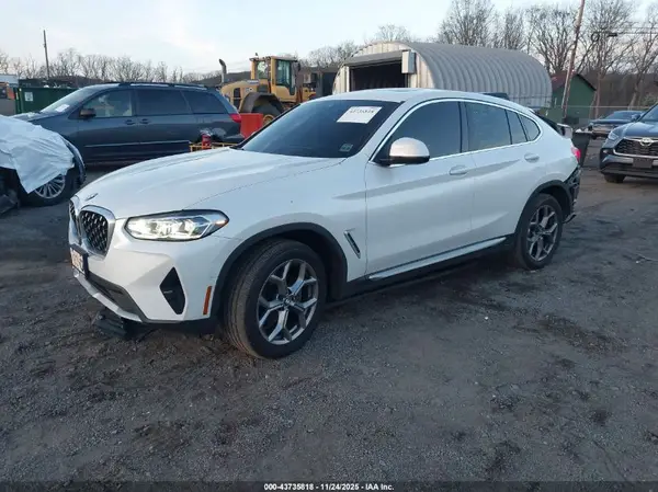 5UX33DT01N9K84327 2022 BMW X4 - Image 2