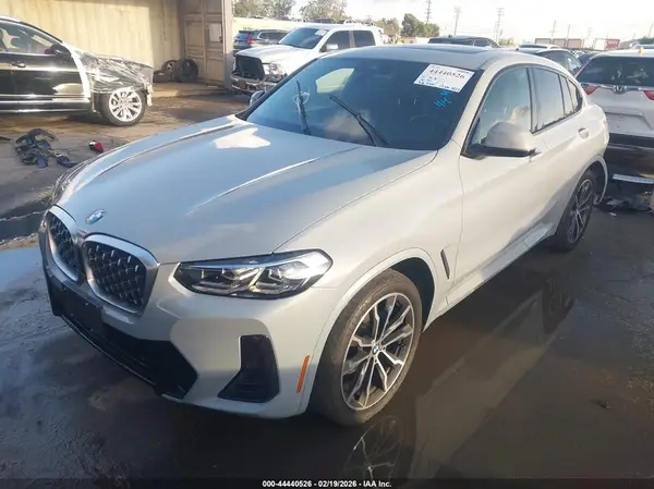 5UX33DT01N9M07091 2022 BMW X4 - Image 2