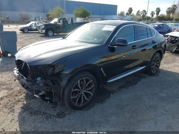 5UX33DT01N9M22898 2022 BMW X4 - Image 2