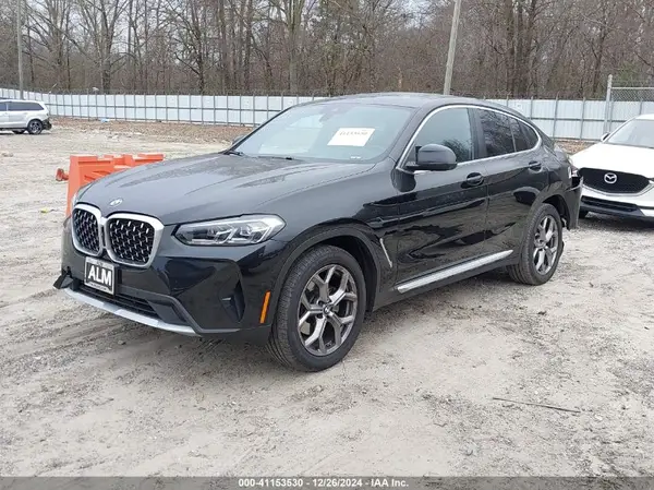 5UX33DT01P9S20808 2023 BMW X4 - Image 2