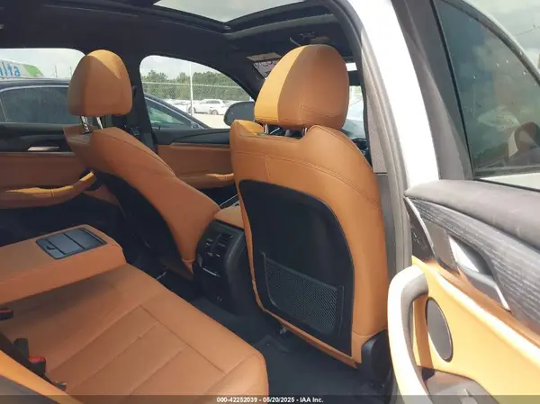 5UX33DT01P9S83083 2023 BMW X4 - Image 8