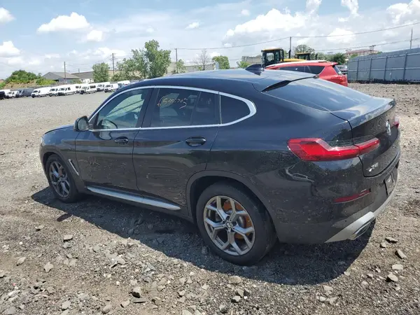 5UX33DT01P9T22738 2023 BMW X4 - Image 2