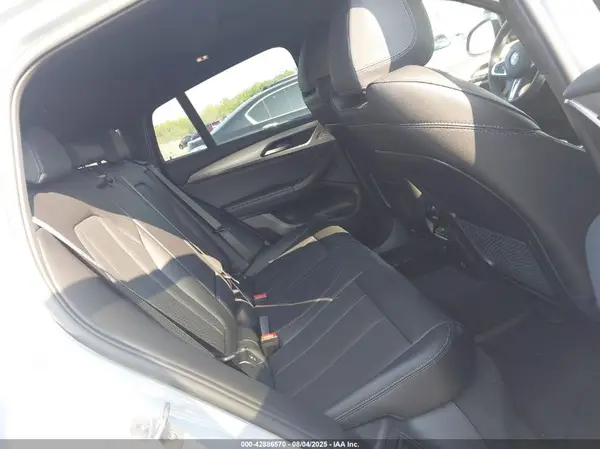 5UX33DT01R9V14499 2024 BMW X4 - Image 8
