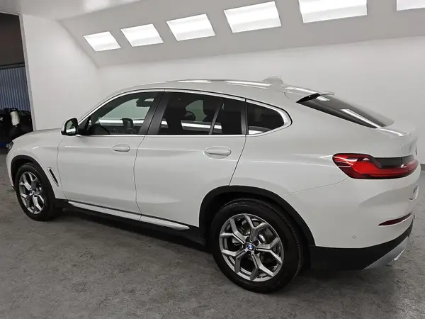5UX33DT01R9W13341 2024 BMW X4 - Image 2