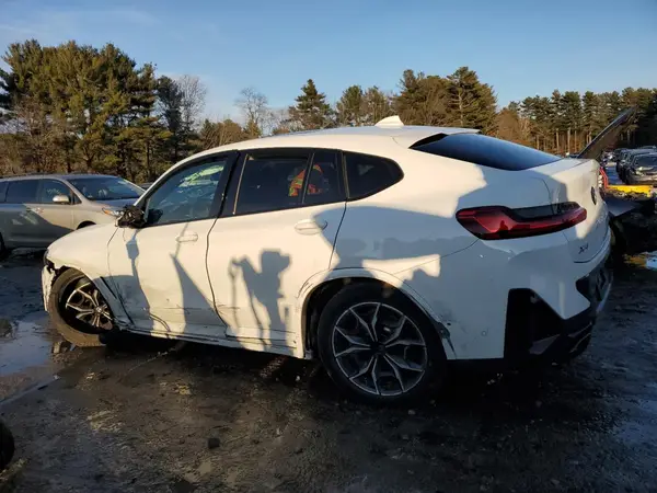 5UX33DT01R9W43360 2024 BMW X4 - Image 2