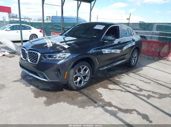 5UX33DT01R9W86807 2024 BMW X4 - Image 2