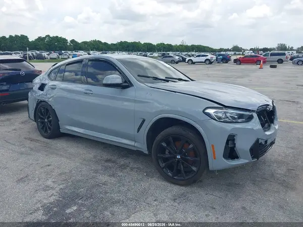 5UX33DT01R9X29946 2024 BMW X4 - Image 1