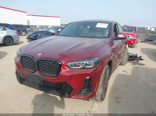5UX33DT01S9223510 2025 BMW X4 - Image 2