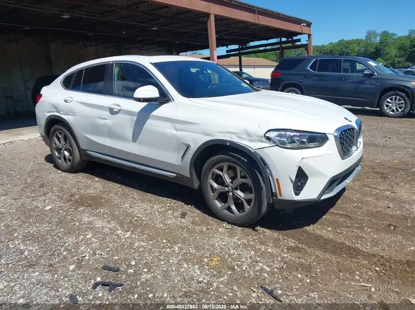 5UX33DT02N9J37370 2022 BMW X4 - Image 1