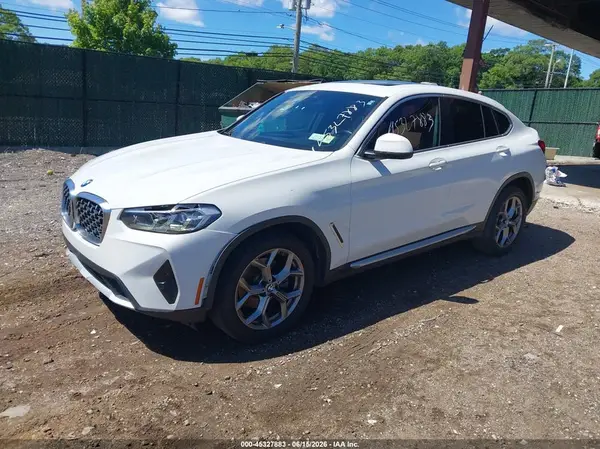 5UX33DT02N9J37370 2022 BMW X4 - Image 2