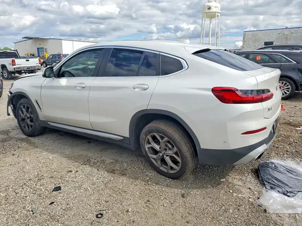 5UX33DT02N9J82003 2022 BMW X4 - Image 2