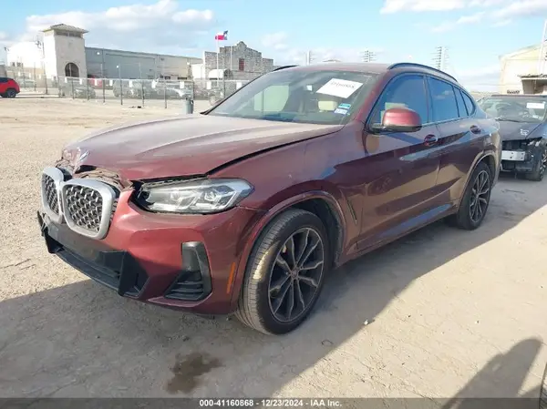 5UX33DT02N9K32561 2022 BMW X4 - Image 2