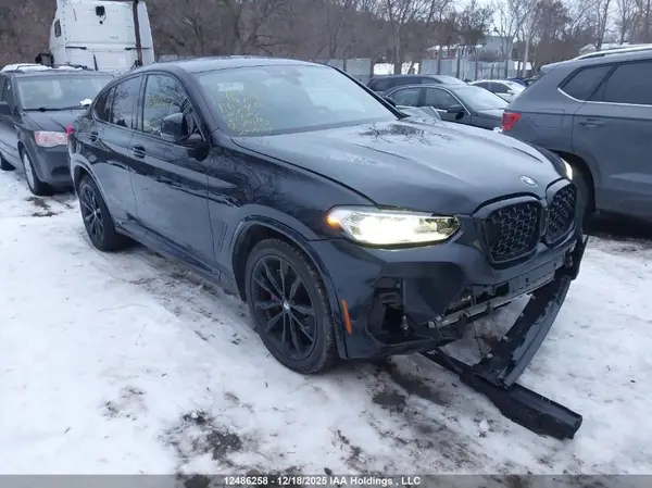 5UX33DT02N9K63101 2022 BMW X4 - Image 1