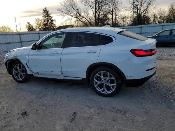 5UX33DT02N9K81856 2022 BMW X4 - Image 2