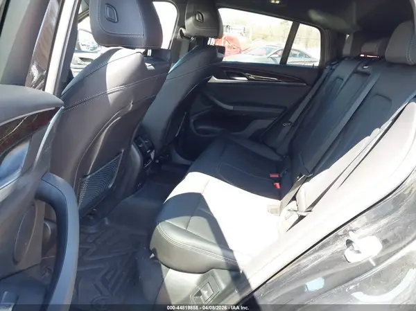 5UX33DT02N9L33776 2022 BMW X4 - Image 8