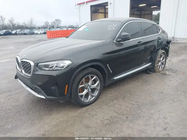 5UX33DT02N9M96234 2022 BMW X4 - Image 2