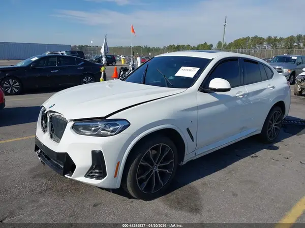 5UX33DT02P9N55057 2023 BMW X4 - Image 2