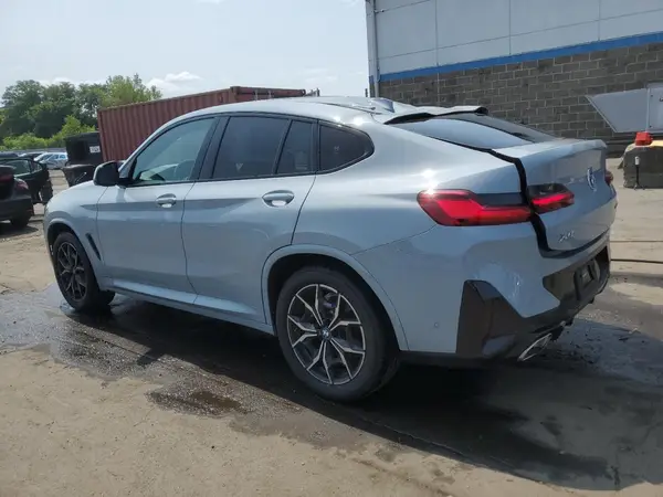 5UX33DT02P9N66642 2023 BMW X4 - Image 2