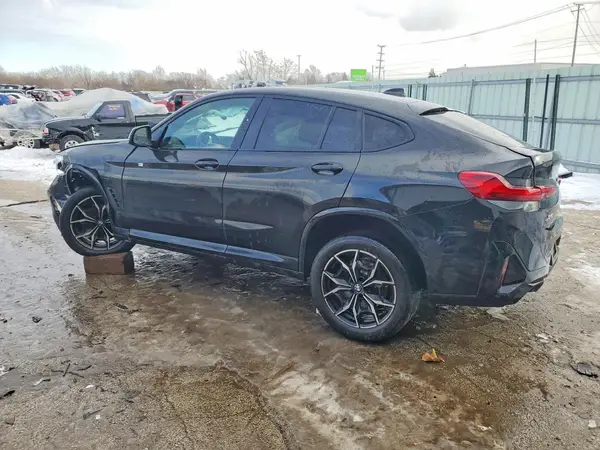5UX33DT02P9P92938 2023 BMW X4 - Image 2