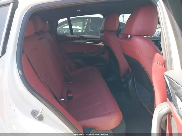 5UX33DT02P9R99684 2023 BMW X4 - Image 8