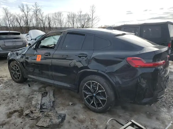 5UX33DT02R9U91458 2024 BMW X4 - Image 2
